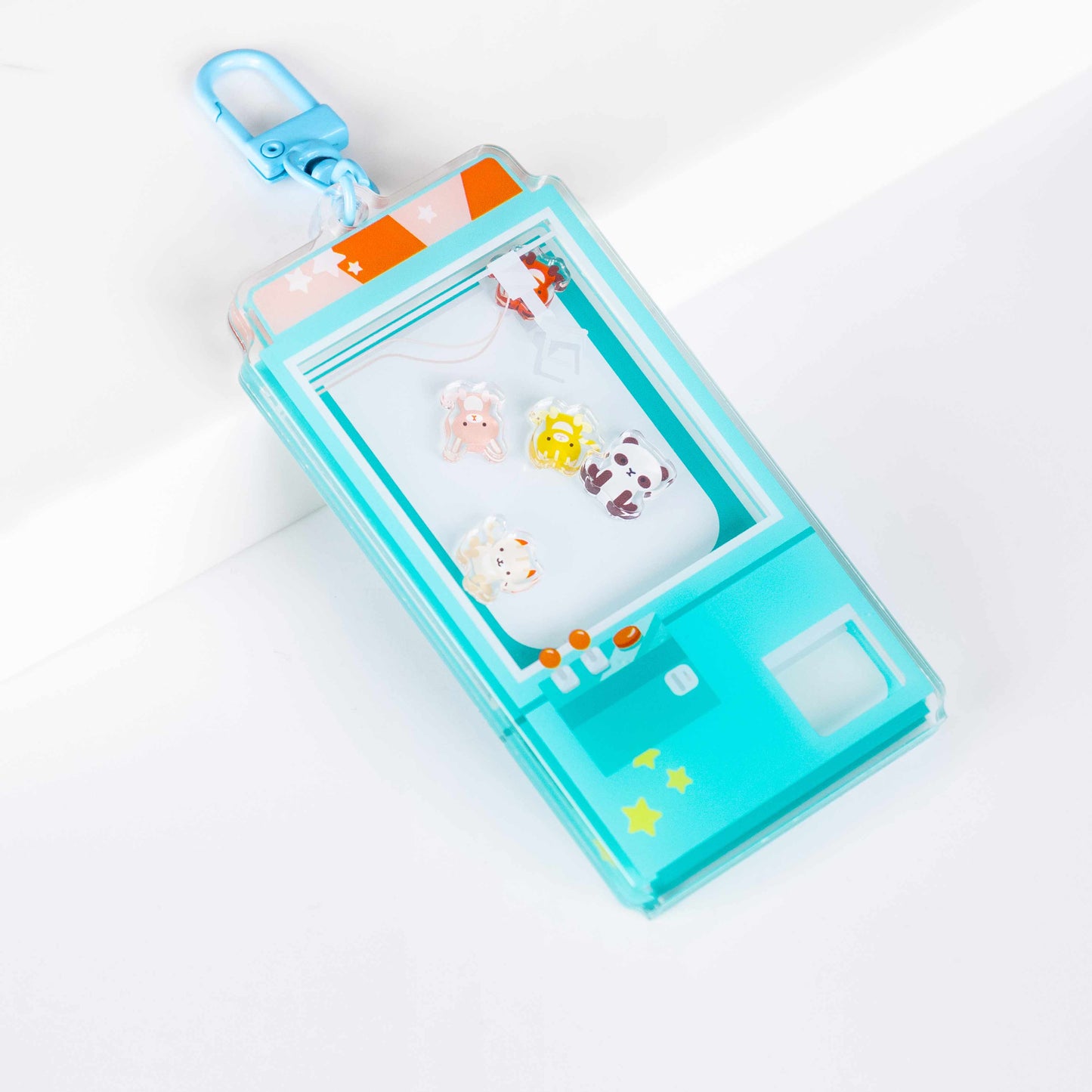 Custom acrylic shaker keychain manufacturer with interactive liquid effect